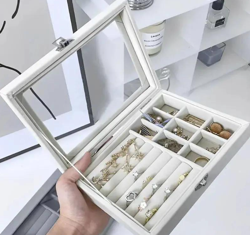 Joyero de Terciopelo con Tapa Transparente – Elegancia y Organización en un solo lugar